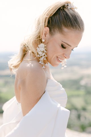 Portrait de mariée au style éditorial dans le Sud de la France, Virginie Jones Photography