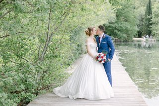 Photographie de mariage sophistiquée et naturelle en Provence avec Virginie Jones Photography