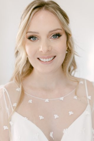 Maquillage mariage naturel et glamour pour mariée romantique