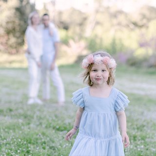 Photographie lifestyle famille en extérieur à Carcassonne