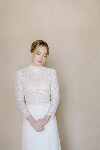 Flowing elegant gown for sophisticated wedding