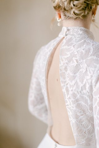 Graphic open back and high-neck collar bridal dress