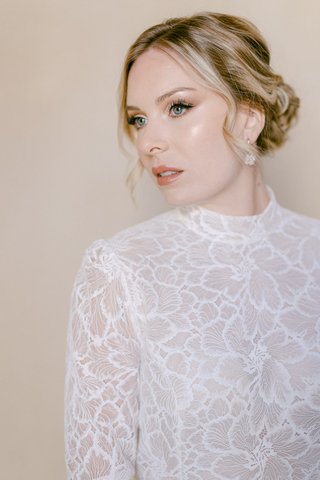 Minimalist Moléculaire earrings by Atelier Lilac