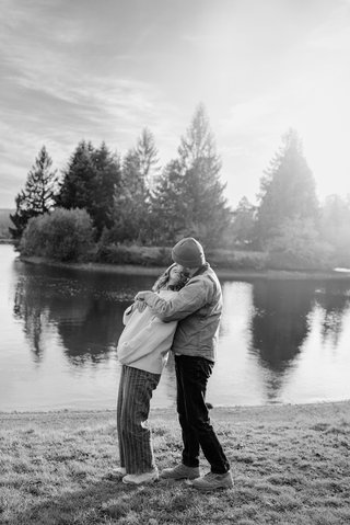 Authentic maternity photoshoot near Carcassonne