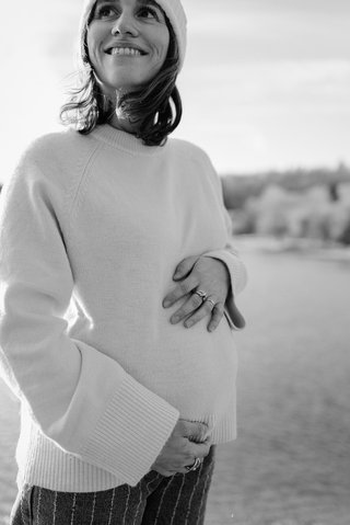 Lifestyle maternity photographer in Carcassonne
