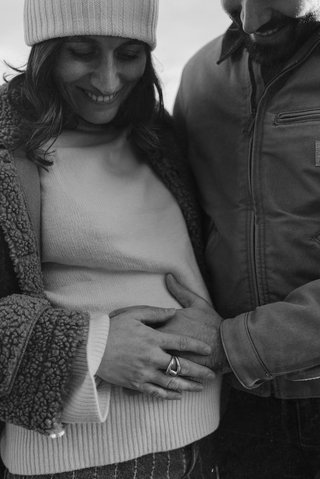 Outdoor lifestyle maternity photoshoot