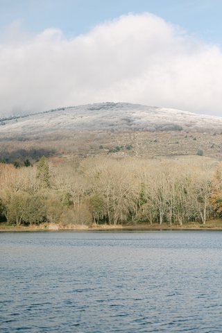 Intimate winter maternity photoshoot