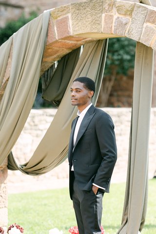 A Minimal and Emotional Wedding Ceremony A Minimal and Emotional Wedding Ceremony