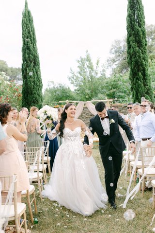 Mariage intimiste dans le Sud de la France. Mariage intimiste dans le Sud de la France.