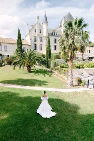 Modern botanical wedding inspiration at Château Les Carrasses