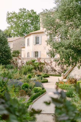 Wedding photography at Château de mille in Provence Wedding photography at Château de mille in Provence
